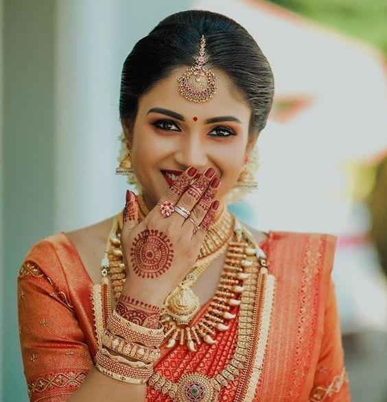 LA FAMME BEAUTY PARLOUR KOYILANDY